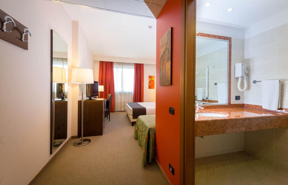 Torino Hotel San Luigi - Ristorante Trait D'Union 贝纳斯科 外观 照片